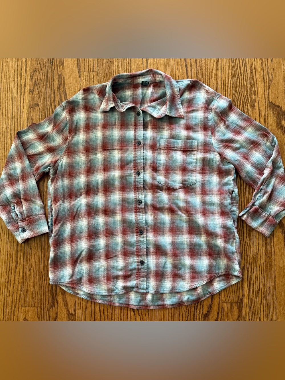 Wild Fable L Red/Teal/White Plaid Flannel Long Sleeve + Side Pockets